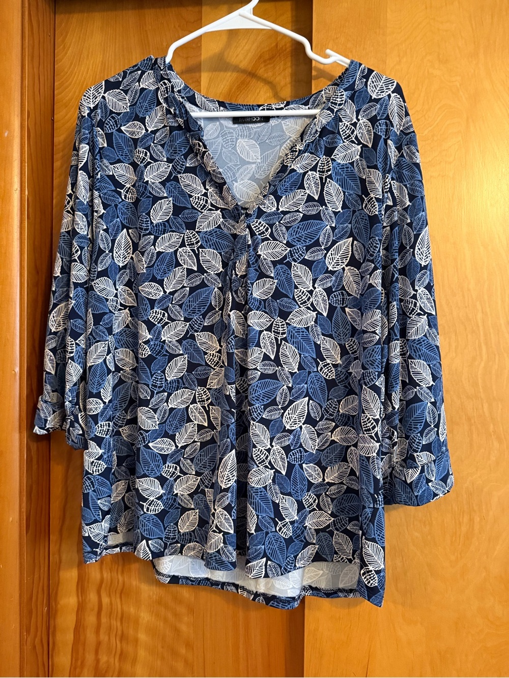 Women's Blue Leaf Print V-Neck Blouse